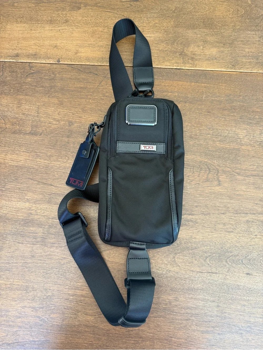 Tumi Alpha 3 Compact Sling Black